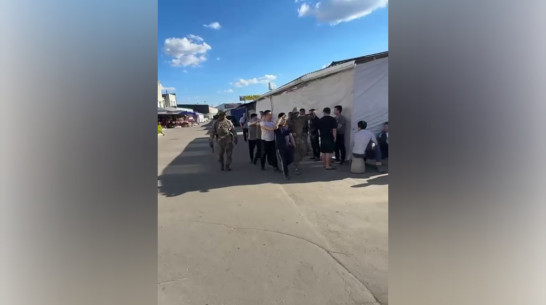 Нелегальных вьетнамцев нашли на Остужевском рынке в Воронеже