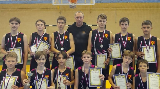 Баскетболисты из Борисоглебска взяли «серебро» на открытом первенстве в Ельце