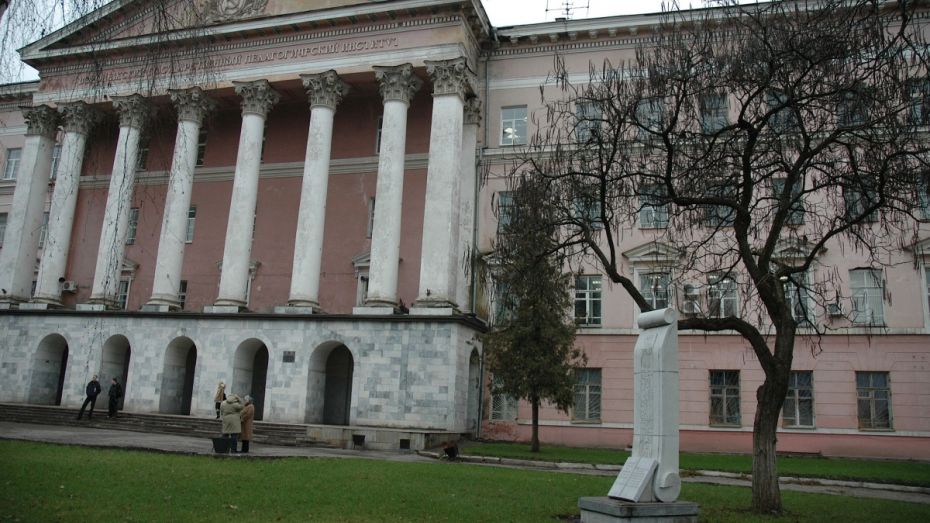 Фасад главного корпуса Воронежского пединститута отреставрируют за 21,5 млн рублей
