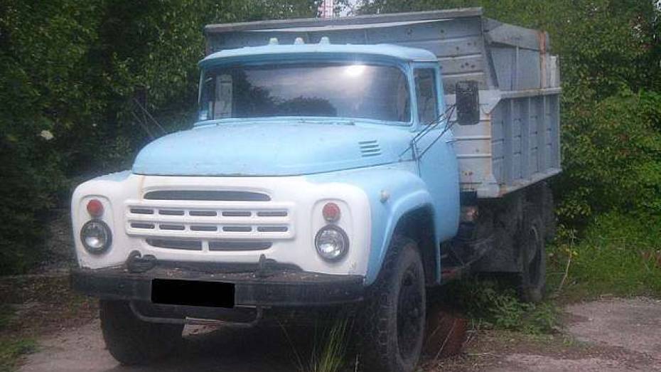 В Воронежской области трое ради выпивки украли задний мост с грузовика и сдали его металлолом 