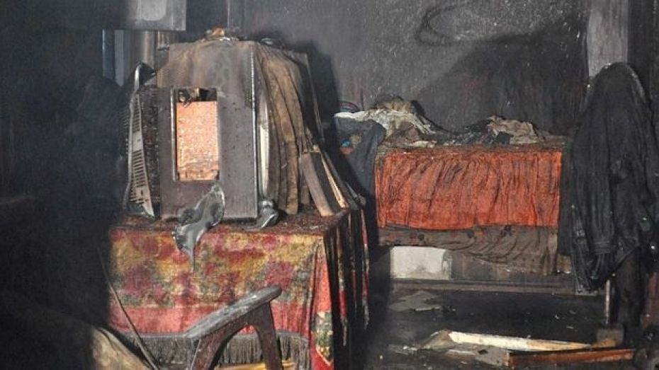 Очевидцы: четырехлетний мальчик спрятался от огня под диваном