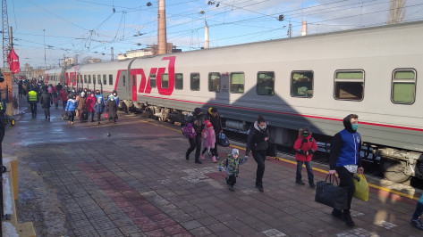 Второй поезд привез в Воронеж 976 беженцев из ДНР и ЛНР