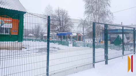 В двух детских садах Терновского района установили новое ограждение