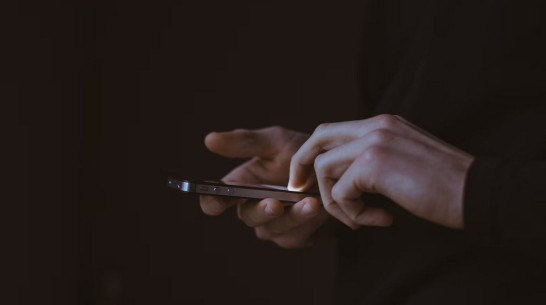 Родителей воронежских подростков предупредили об опасных махинациях с аккаунтами в соцсетях