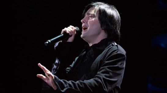 Пенсионерки устроили флешмоб на концерте Гелы Гуралиа в Воронеже