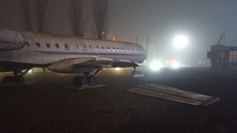 Воронежский аэропорт объяснил падение крыла у памятника самолету