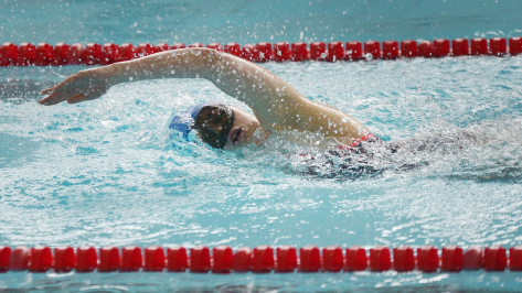 На чемпионате и первенстве Воронежской области по плаванию установили 6 рекордов