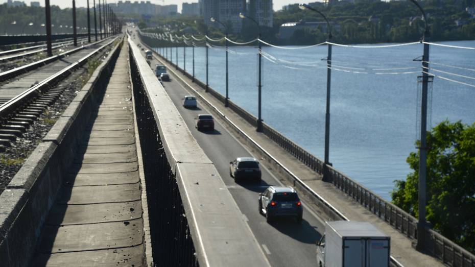 Губернатор поручил досрочно завершить ремонт Северного моста в Воронеже 