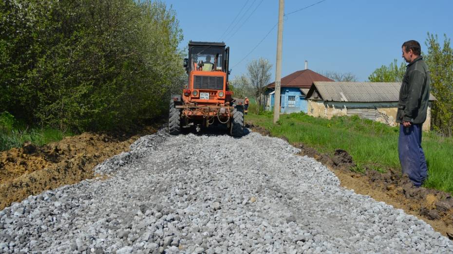 В нижнедевицких селах построят более 10 км дорог с твердым покрытием