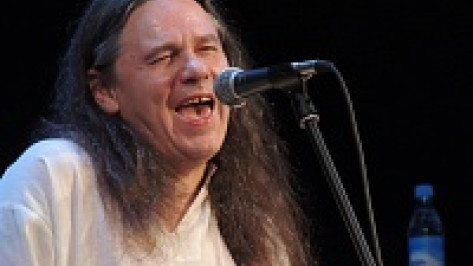 Сергею Чигракову в Воронеже помогали играть на гитаре музыканты группы «Битлз» 