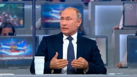 Президент РФ рассказал о причинах роста цен на бензин 