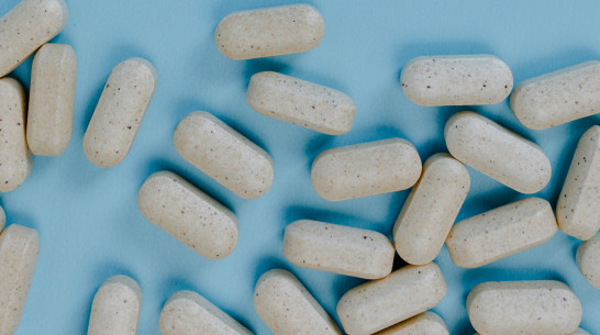 Правительство дало еще 2,4 млрд рублей на лекарства для COVID-пациентов