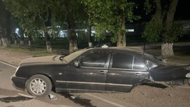 Под Воронежем 18-летний водитель на Mercedes врезался в дерево