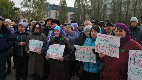 Жители Семилук провели второй митинг против огнеупорного завода