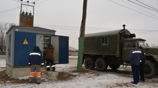 В Россоши из-за шквального ветра 3 раза отключали свет в целых микрорайонах