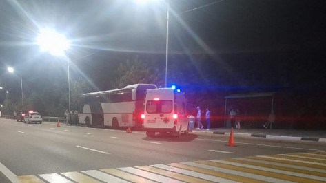Автобус «Москва – Донецк» с 52 пассажирами застрял под Воронежем в сильную жару