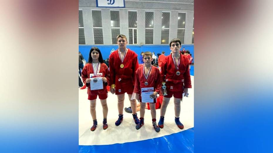 Самбисты из Таловой привезли 10 медалей с турнира в Липецке