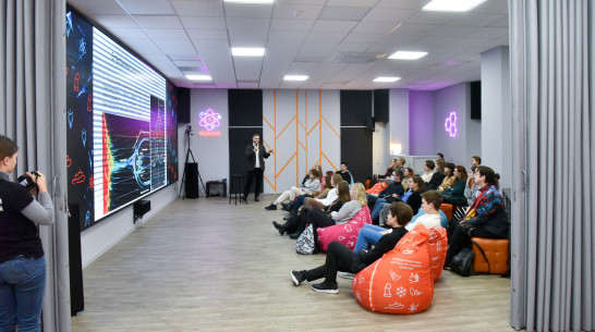 Биофизик Антон Попов в Воронеже: лечить раковые клетки можно с помощью «ядерного взрыва»