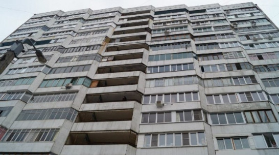 Очевидцы: под Воронежем из окна 16 этажа выпал мужчина