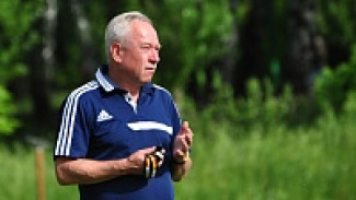 Наставник воронежского «Факела» Александр Корешков: «Игроки должны играть ради зрителей и репутации»