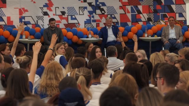 Туризм, бизнес и «истинные добровольцы». О чем воронежская молодежь спросила главу региона