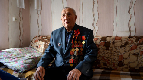 «Столько гостей у меня еще никогда не было». Участник Великой Отечественной войны из Воронежской области отметил 100 лет