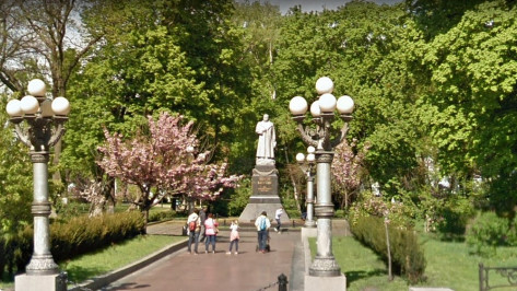 Памятник генералу из Воронежской губернии Николаю Ватутину демонтируют в Киеве