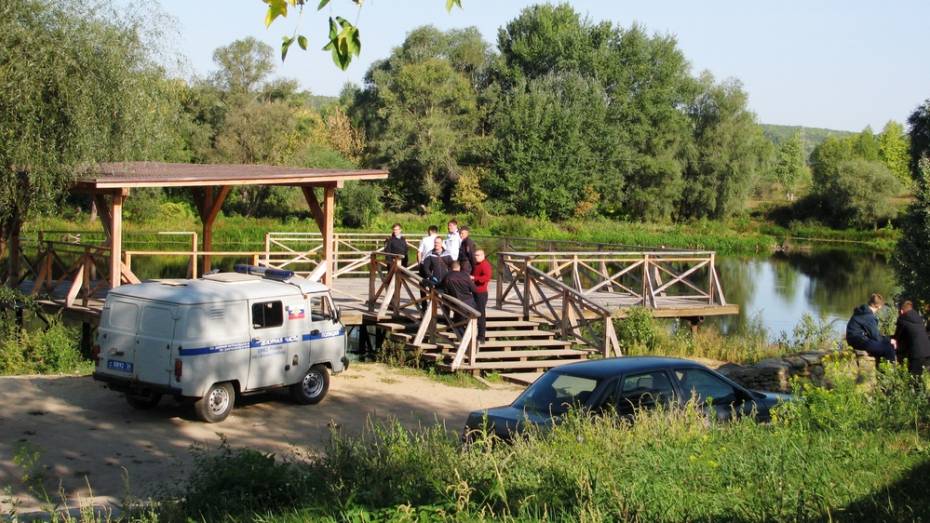 В Воронежской области подростки обнаружили тело женщины в реке  