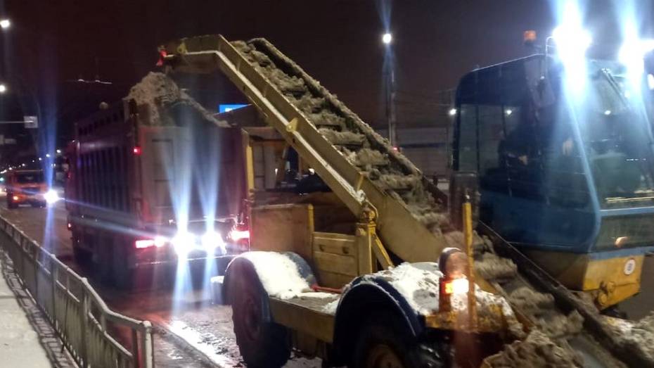 В Воронеже перекроют улицу из-за вывоза снега