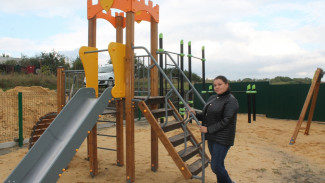 Активисты хохольского села Гремячье обустроили детскую площадку на месте пустыря