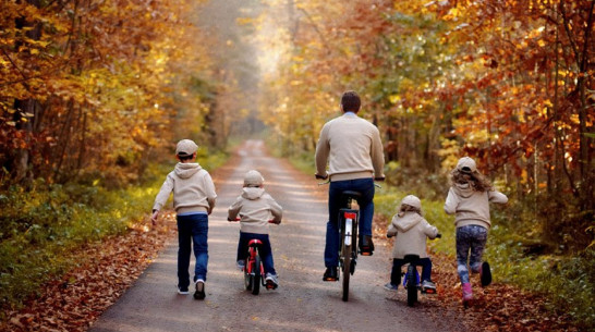 Губернатор Александр Гусев поздравил воронежцев с Днем отца