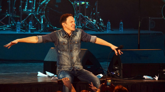 Концерт Brainstorm в Воронеже прошел с гипсом и латвийскими флагами