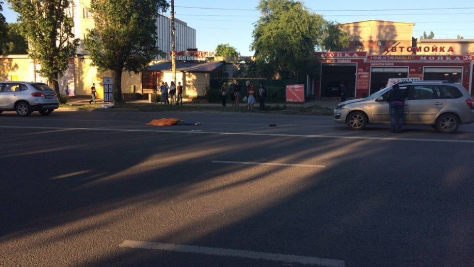 В Воронеже 2 пешехода попали под колеса «Лады Калины»: один погиб