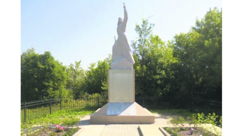 В Таловском районе реконструировали воинский мемориал