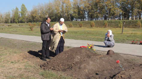 Татарские родные перезахоронили найденного под Воронежем красноармейца