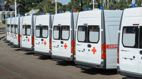 Воронежский губернатор: купим 66 машин скорой помощи для районных и городских больниц
