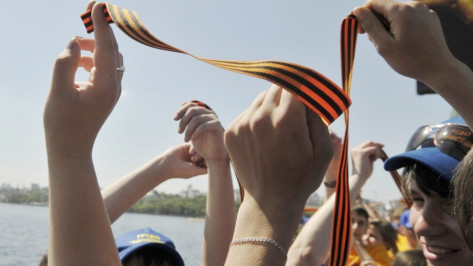 Георгиевские ленточки начали раздавать в Воронеже 