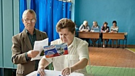 В Аннинском районе на выборы губернатора главы района и депутатов райсовета пришло 90,3% избирателей