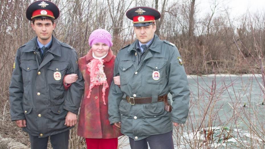 В Лискинском районе 13-летняя девочка провалилась под лед заброшенного пруда