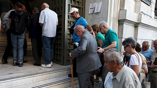 В Греции после трехнедельных каникул открылись банки