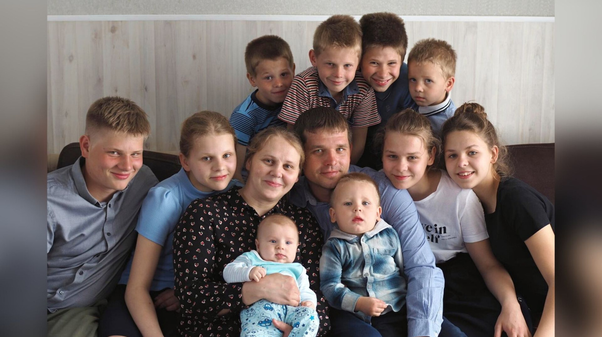 С 1 июля многодетные семьи. Многодетная семья в Воронежской области. Многодетная семья. Дети из многодетных семей. Многодетная семья в России.