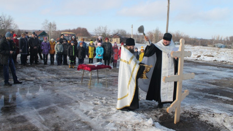 В петропавловском селе освятили крест на месте будущего храма
