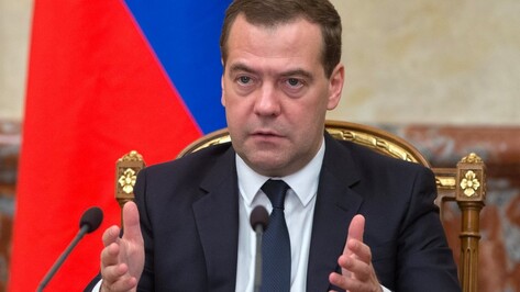 Дмитрий Медведев поручил разобраться в причинах роста смертности в России