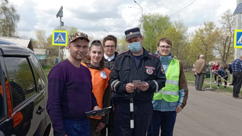 Школьники из Нижнедевицкого района поучаствовали в акции «Дорожный патруль безопасности»