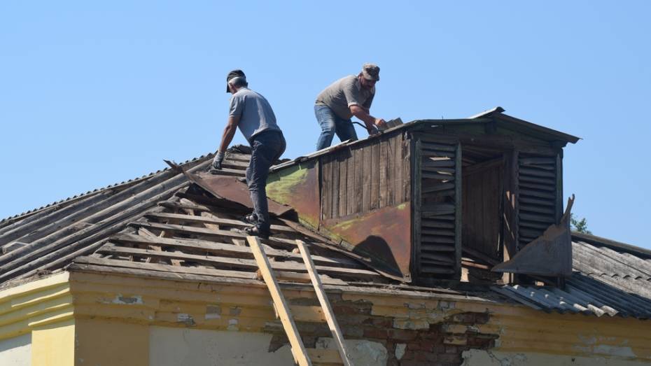 В подгоренском селе Юдино в школе впервые за 50 лет отремонтируют крышу 