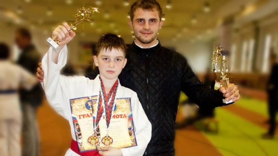 Семилукский каратист завоевал в Липецке 2 золотые медали