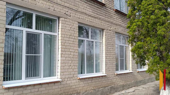 В школе богучарского поселка Южный установили новые окна
