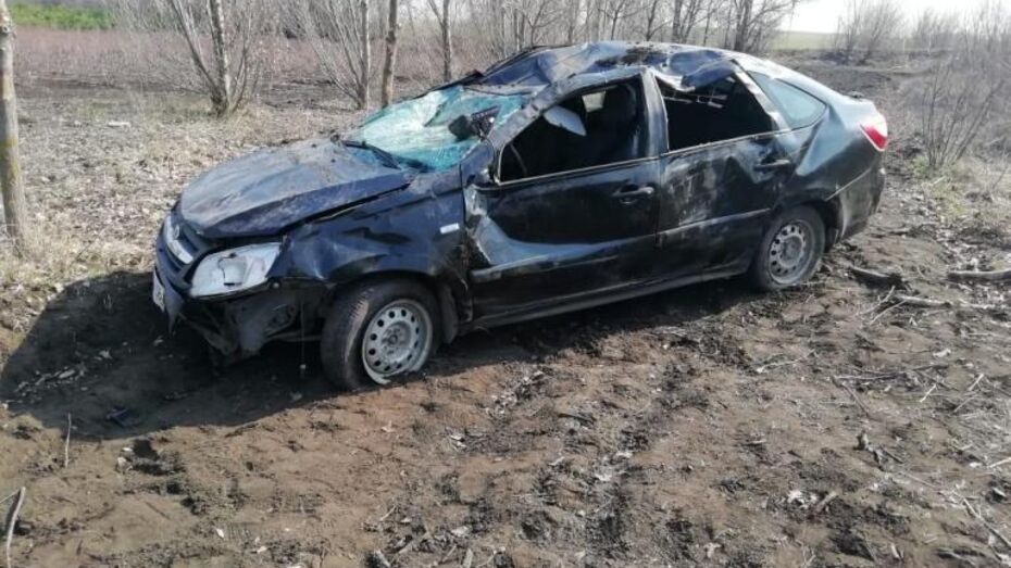 В Воронежской области при опрокидывании легковушки погиб мужчина