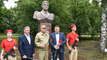 В Калаче открыли памятник воину-интернационалисту