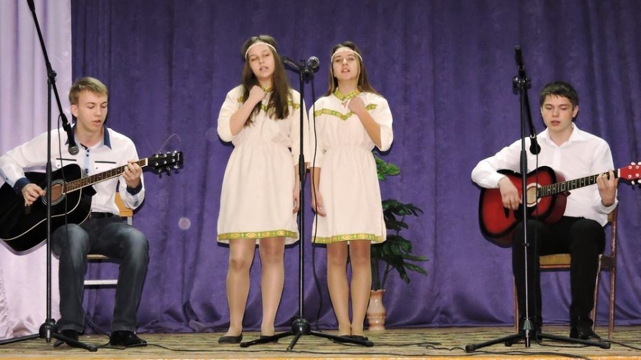 Кантемировская школьница победила на конкурсе патриотической песни